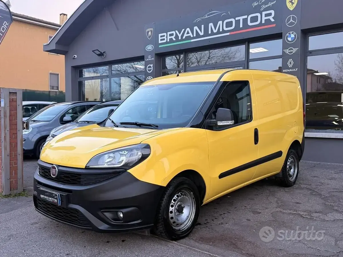 Usata Fiat Doblò 95 CV (69 kW) 2020 Giallo