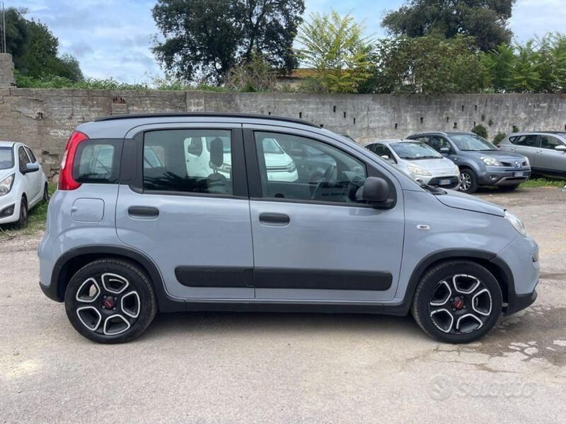 Grigio metallizzato Usata 2022 Fiat Panda S Due volumi | 10.500 € (Buon prezzo) - Immagine 1/4