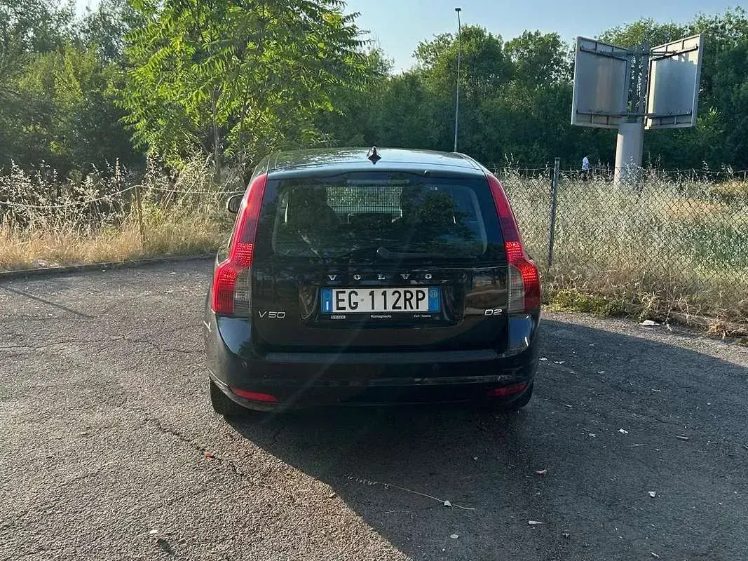 Usata Volvo V50 Plus 115 CV (84 kW) 2011 Nero Station wagon