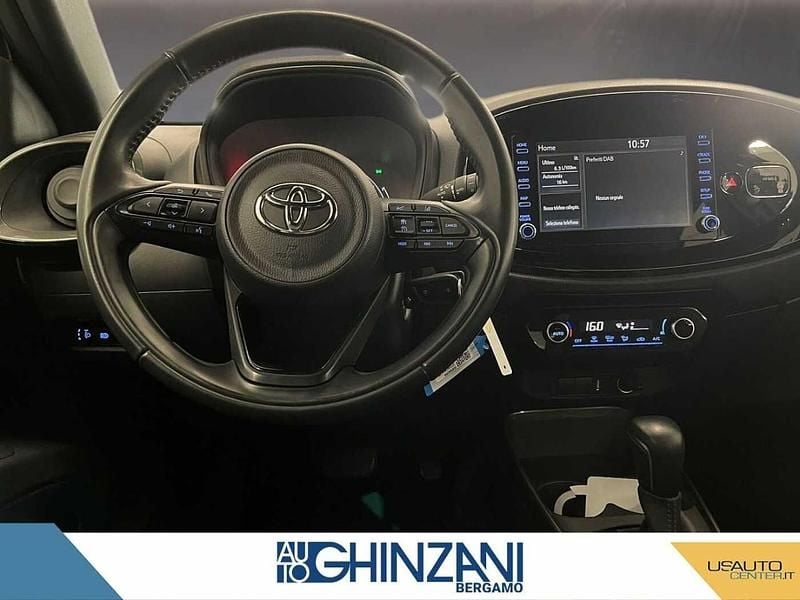 Usata Toyota Aygo Trend 72 CV (52 kW) 2022 Grigio Utilitaria