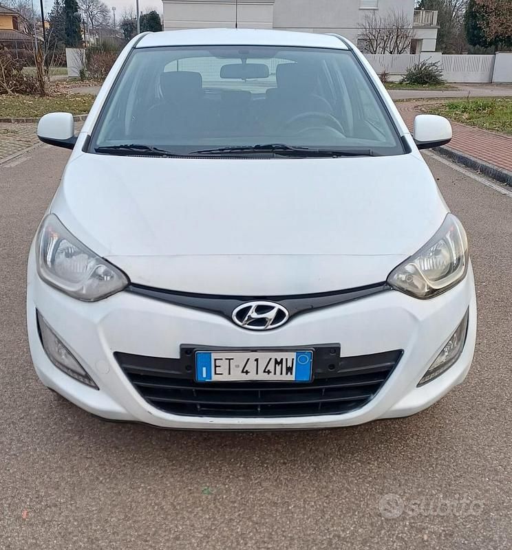 Usata Hyundai i20 Edition 85 CV (62 kW) 2013 Bianco Berlina
