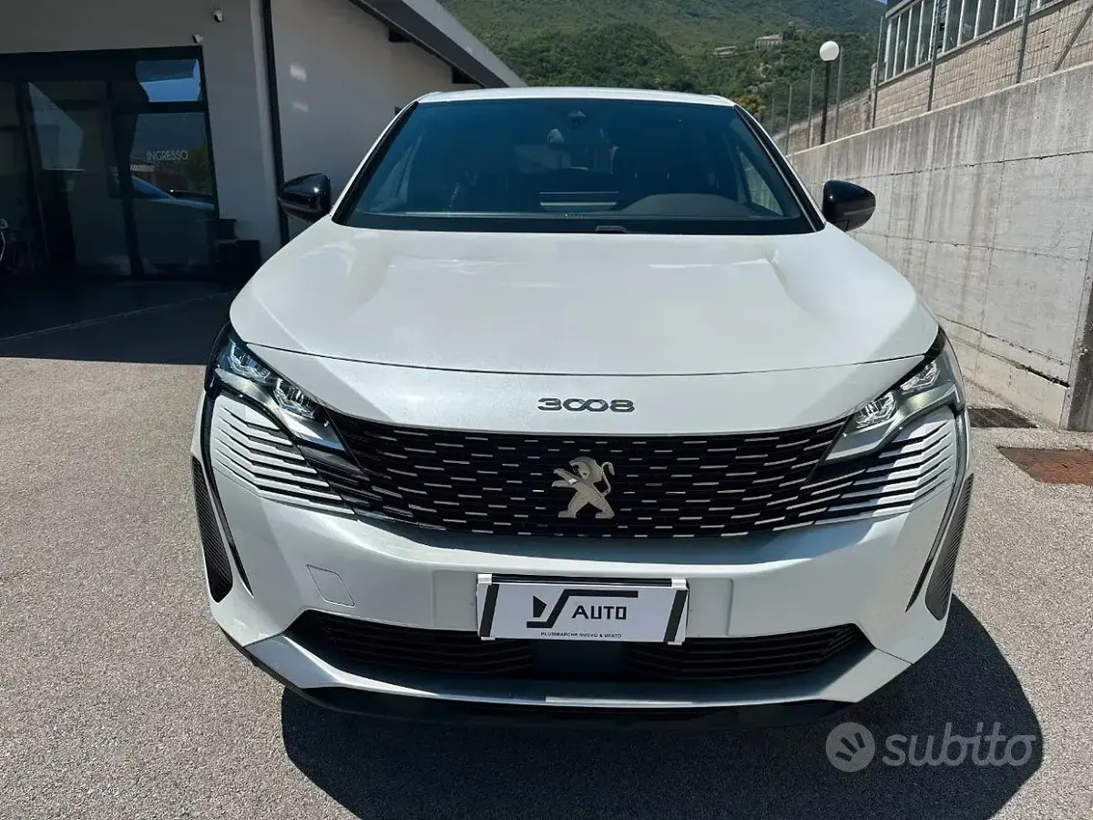 Usata Peugeot 3008 Allure 131 CV (96 kW) 2023 Bianco SUV