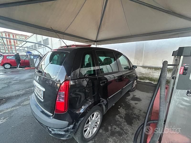 Usata 2009 Lancia Musa Monovolume | 1800 € (Super prezzo) - Immagine 1/4