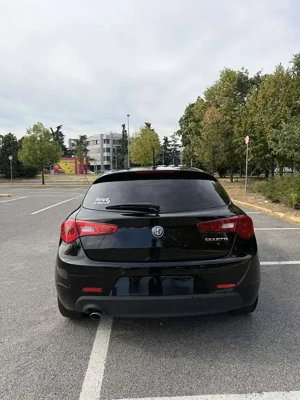Usata Alfa Romeo Giulietta Super 120 CV (88 kW) 2017 Nero Utilitaria