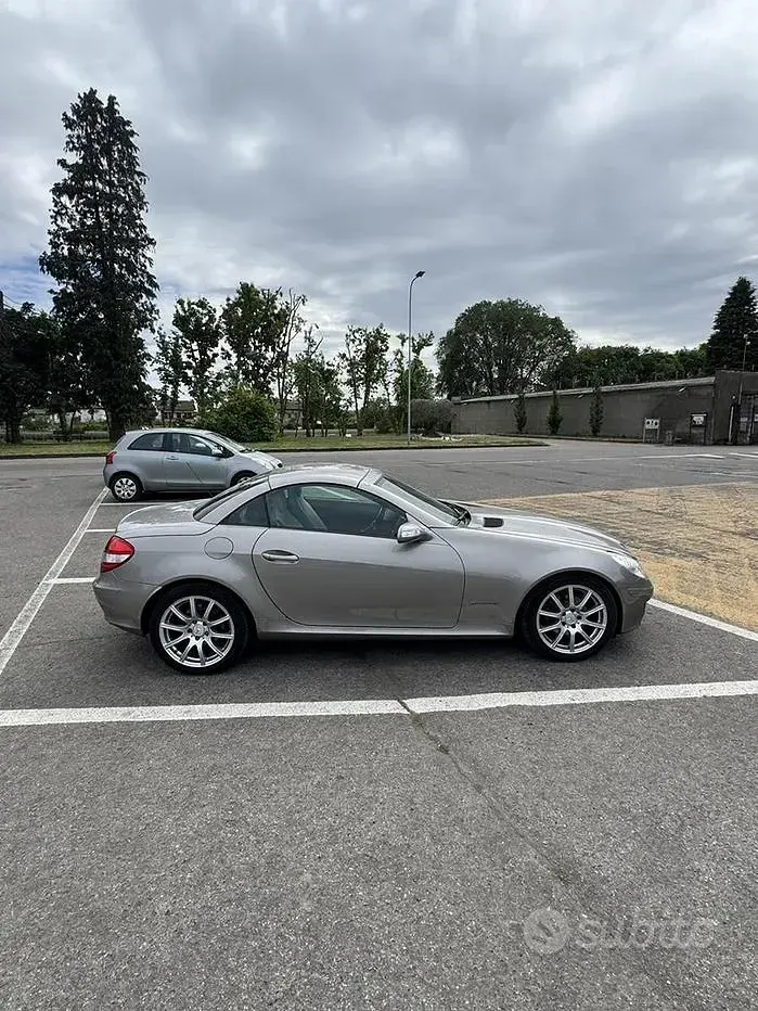 Usata Mercedes SLK200 163 CV (119 kW) 2006 Grigio Cabrio
