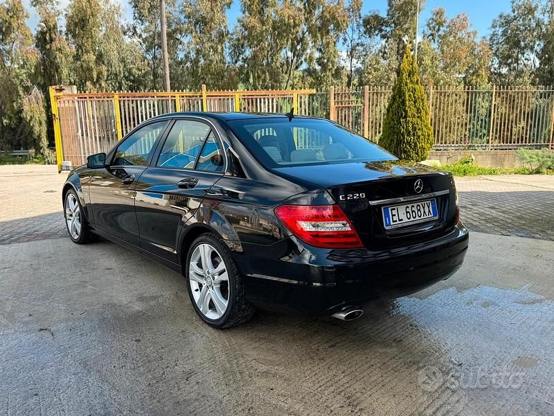 Usata Mercedes C220 170 CV (125 kW) 2012 Nero Berlina