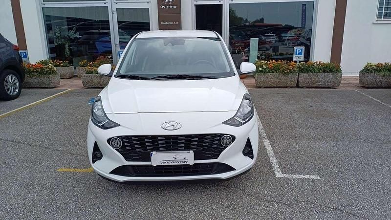 Usata Hyundai i10 67 CV (49 kW) 2023 Bianco Utilitaria