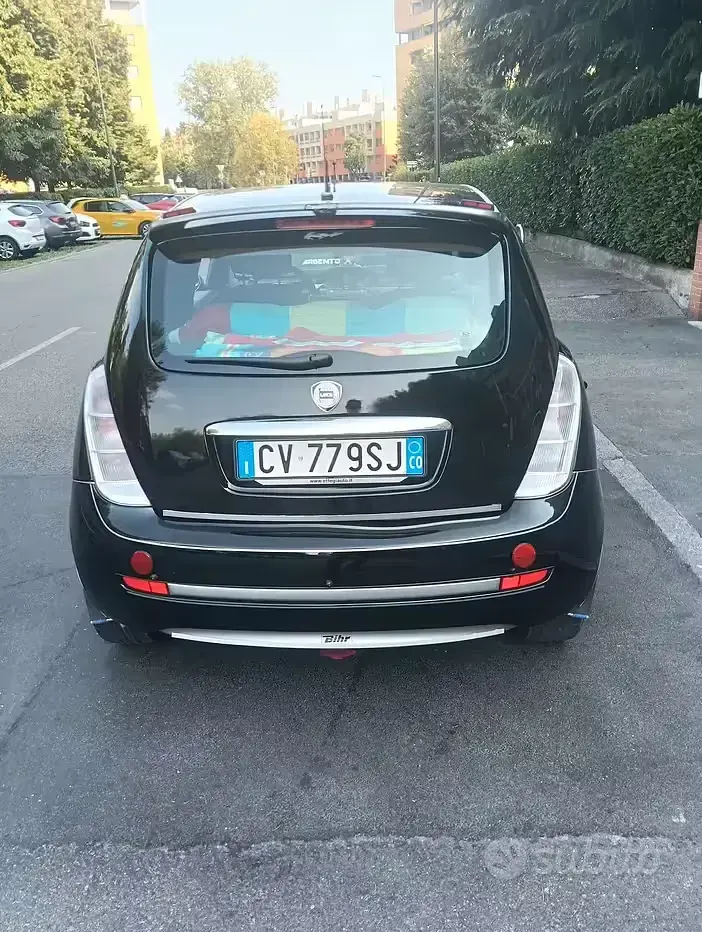 Usata Lancia Ypsilon 60 CV (44 kW) 2005 Nero Utilitaria