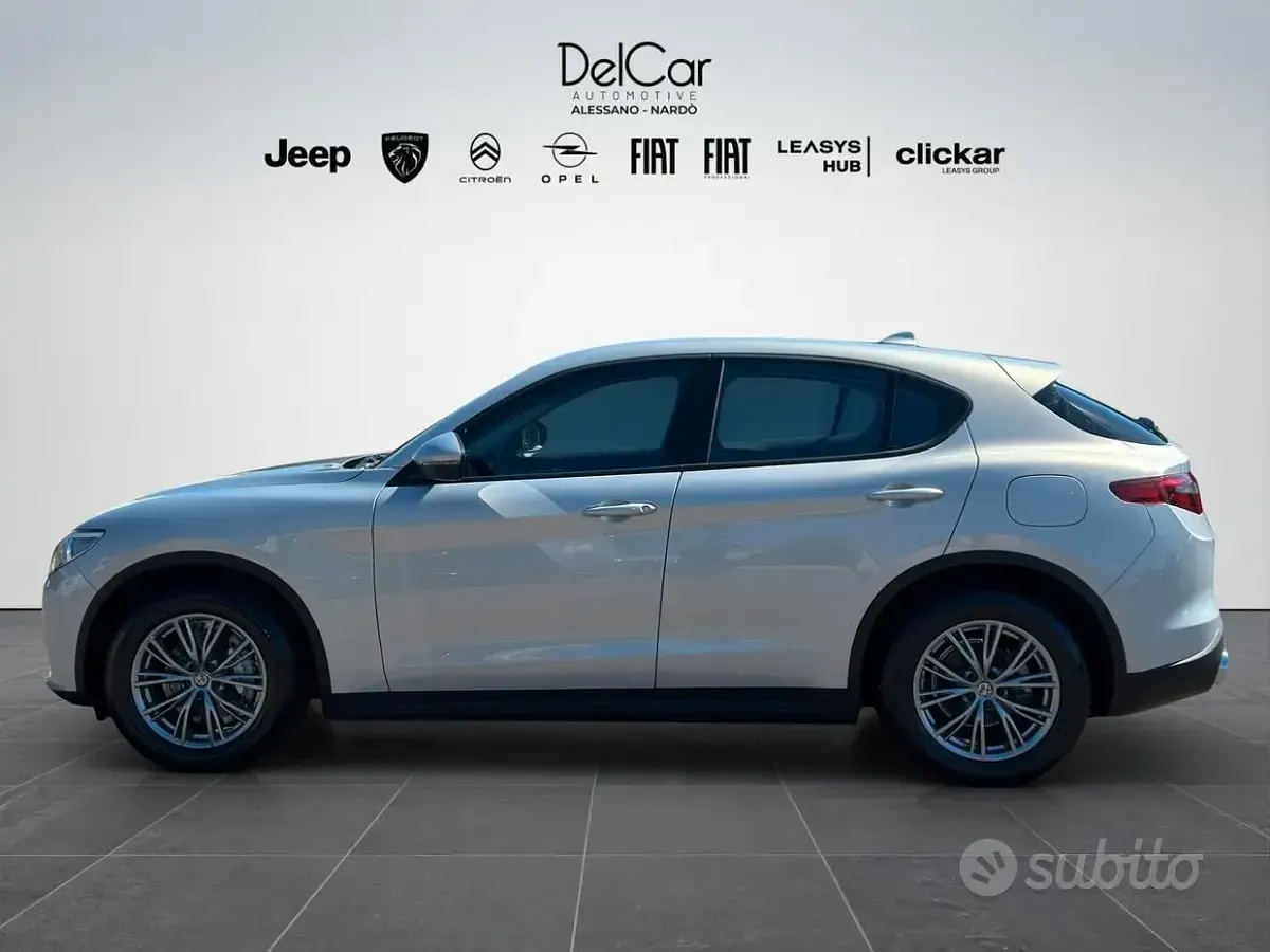 Usado Alfa Romeo Stelvio Business 190 CV (139 kW) 2021 Azul SUV