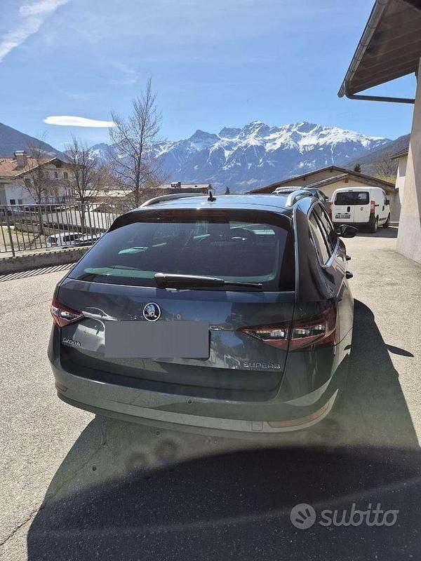 Usado Skoda Superb Style 190 CV (139 kW) 2016 Familiar