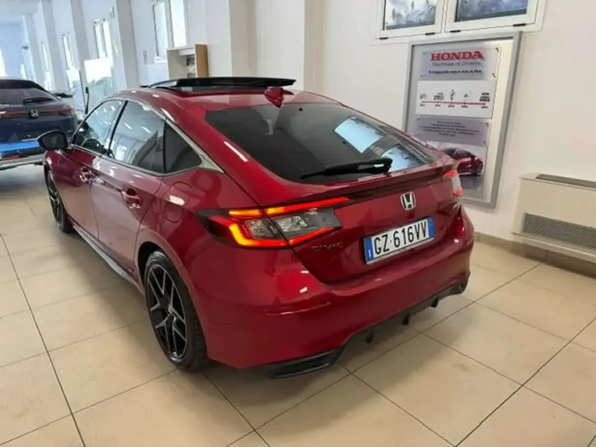 Usata Honda Civic Advance 143 CV (105 kW) 2025 Premium crystal red Berlina