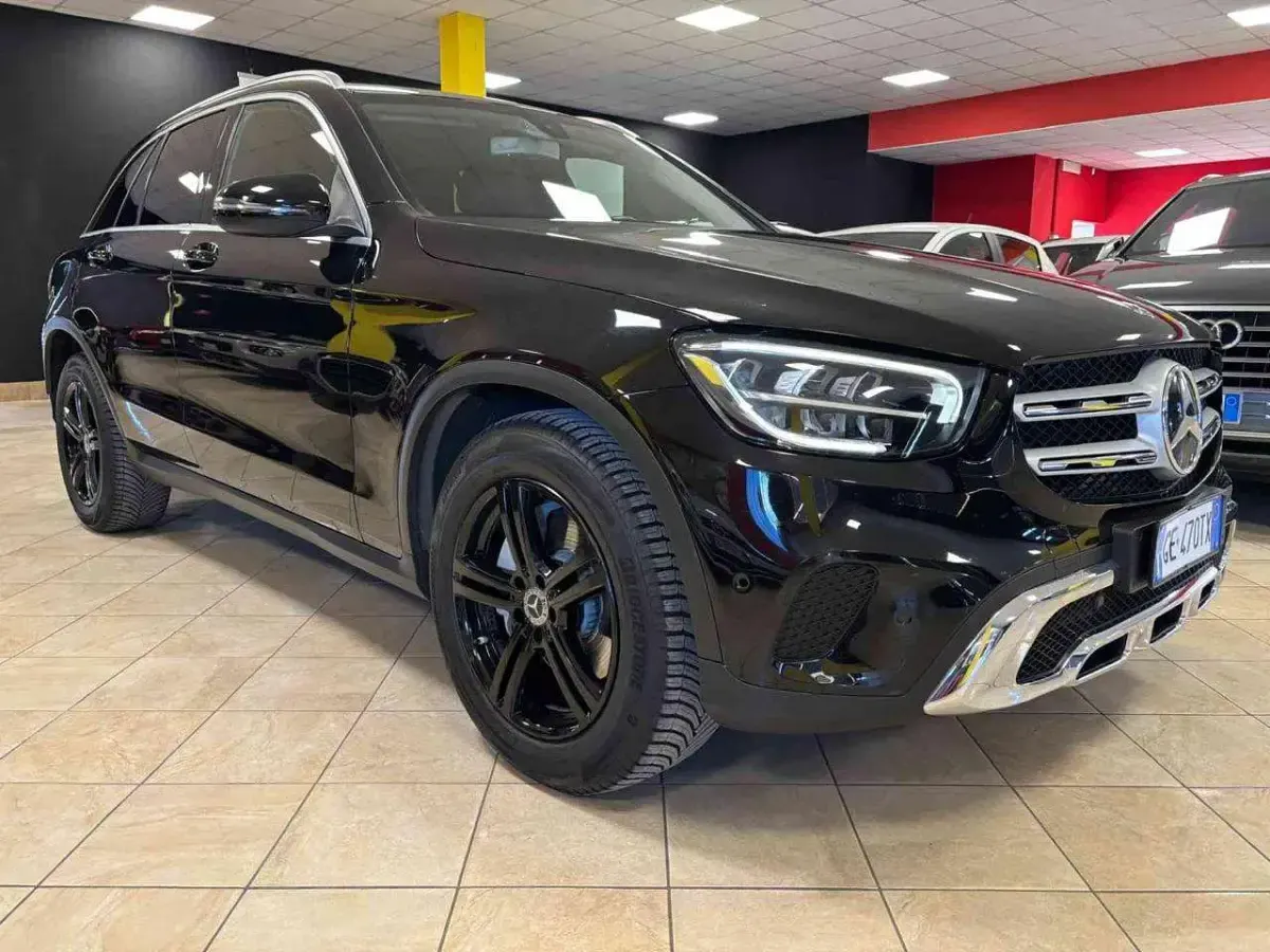 Usata Mercedes GLC200 Executive 163 CV (119 kW) 2021 Nero SUV