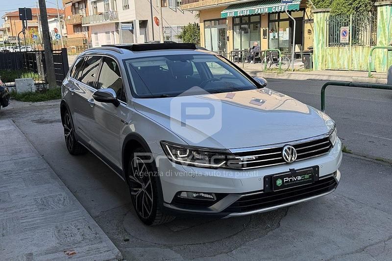 Usata VW Passat Alltrack Business 239 CV (175 kW) 2017 Bianco Station wagon