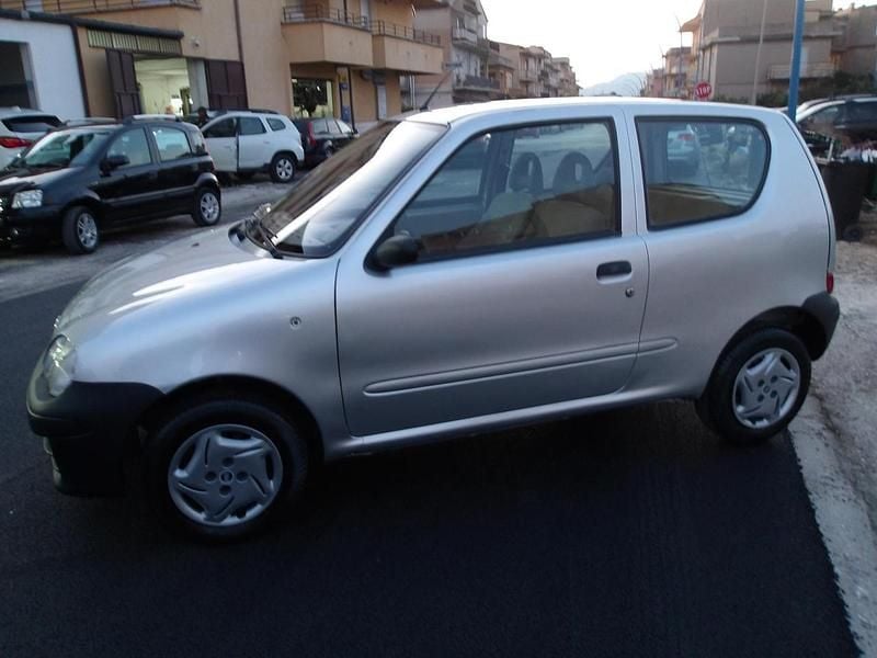 Usata Fiat 600 Active 54 CV (39 kW) 2007 Marrone Utilitaria
