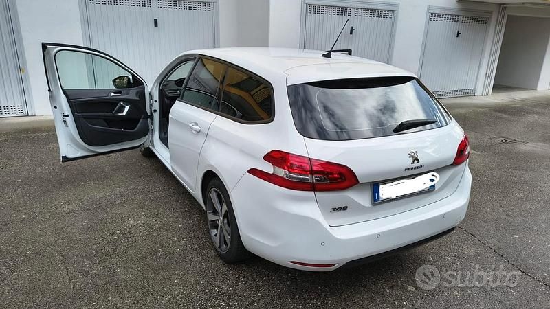 Usata Peugeot 308 SW 120 CV (88 kW) 2017 Bianco Station wagon
