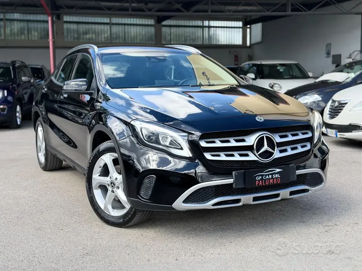Usata Mercedes GLA220 Premium 177 CV (130 kW) 2017 Nero SUV