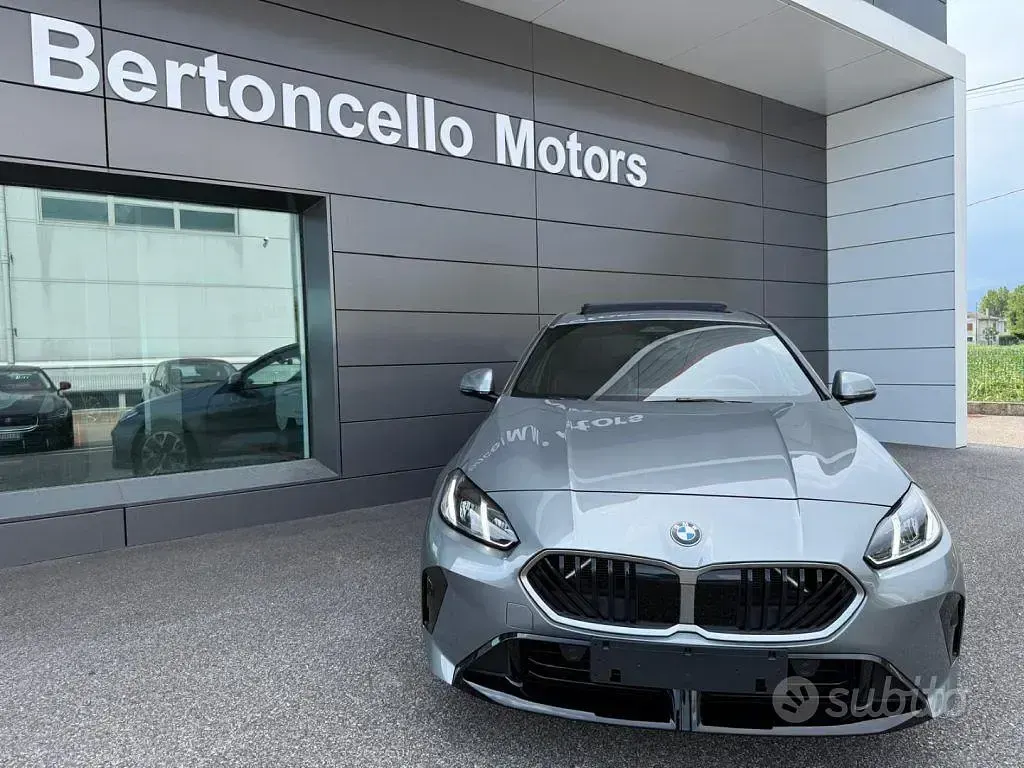 Usata BMW 120 M Sport 170 CV (125 kW) 2025 Grigio Utilitaria