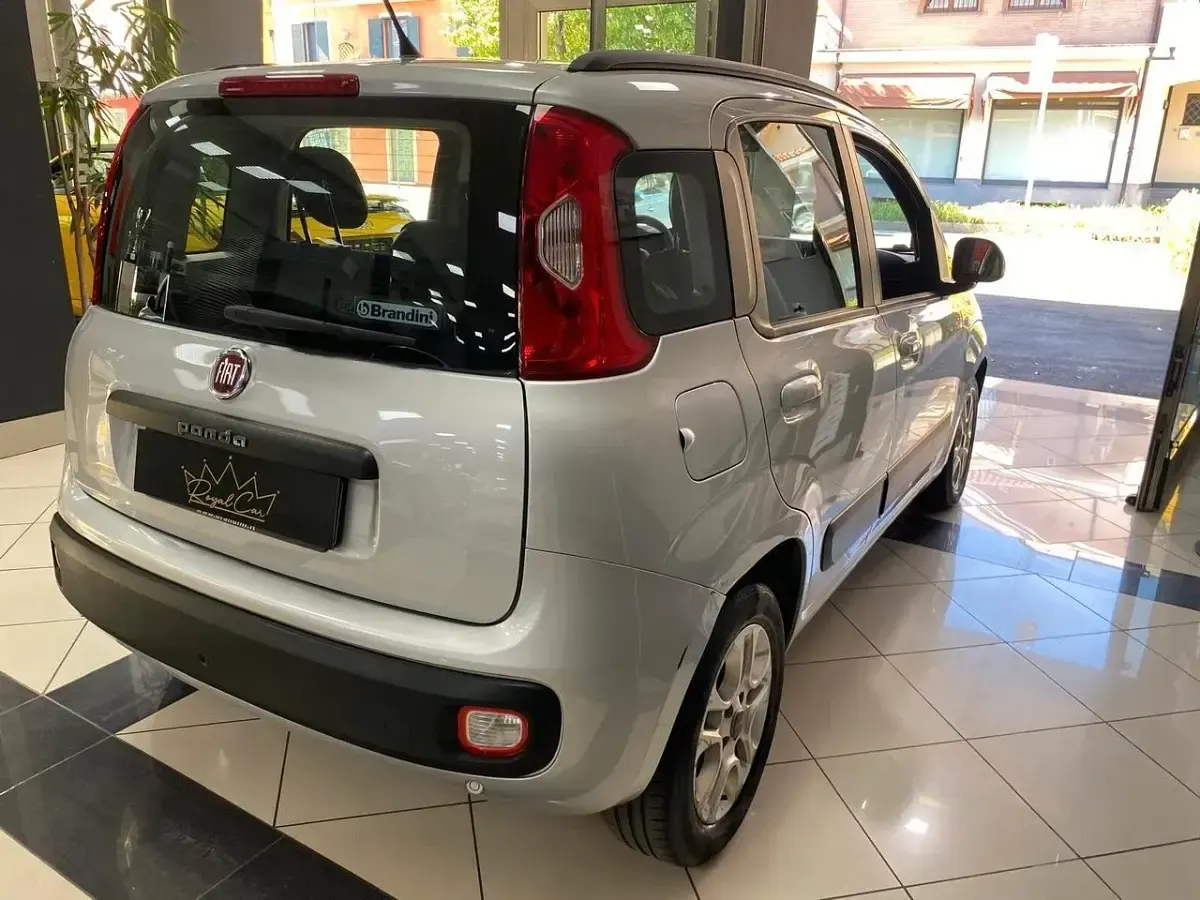 Usado Fiat Panda Easy 75 HP (55 kW) 2015 Prateado Citadino
