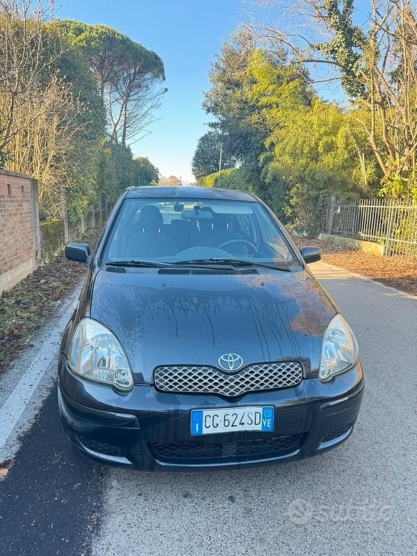 Usata 2003 Toyota Yaris | 2000 € - Immagine 1/4