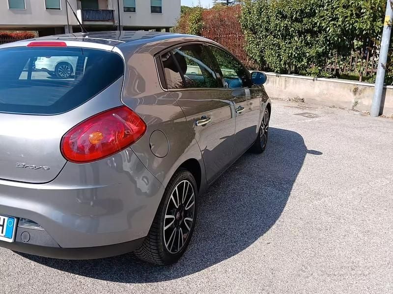 Usata Fiat Bravo 120 CV (88 kW) 2013 Grigio Utilitaria