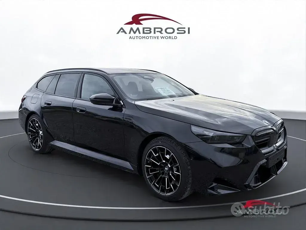 Nuova BMW M5 Comfort Edition 727 CV (534 kW) 2026 Carbon black metallizzato Station wagon