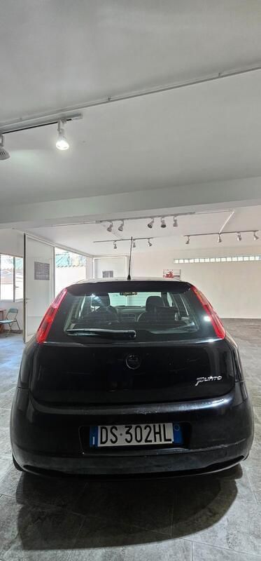 Usata Fiat Punto Active 69 CV (50 kW) 2008 Nero Utilitaria
