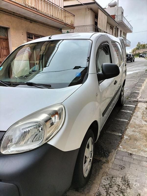 Usado Renault Kangoo 105 CV (77 kW) 2015 Berlina