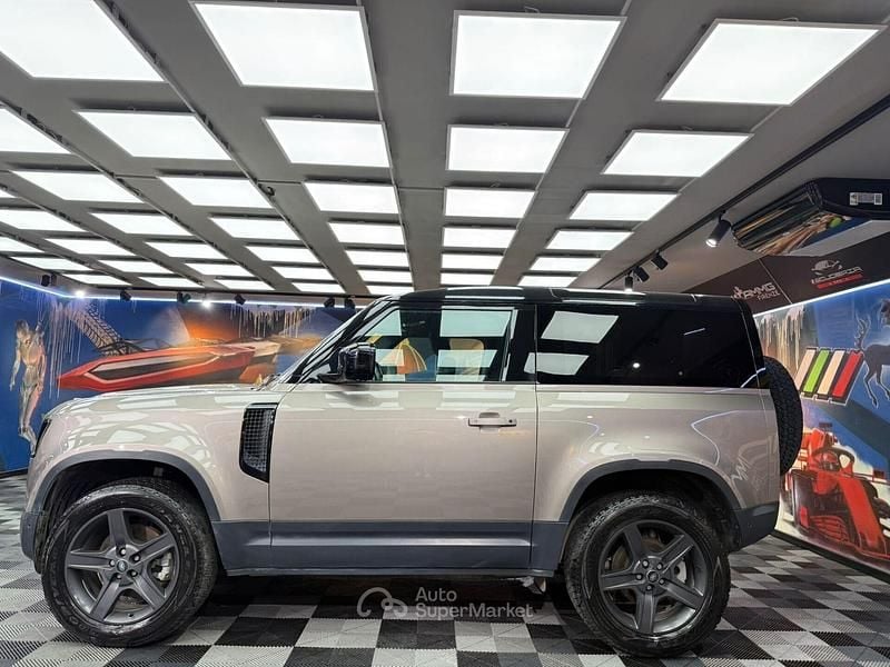 Usata Land Rover Defender SE Dynamic 200 CV (147 kW) 2023 Grigio SUV