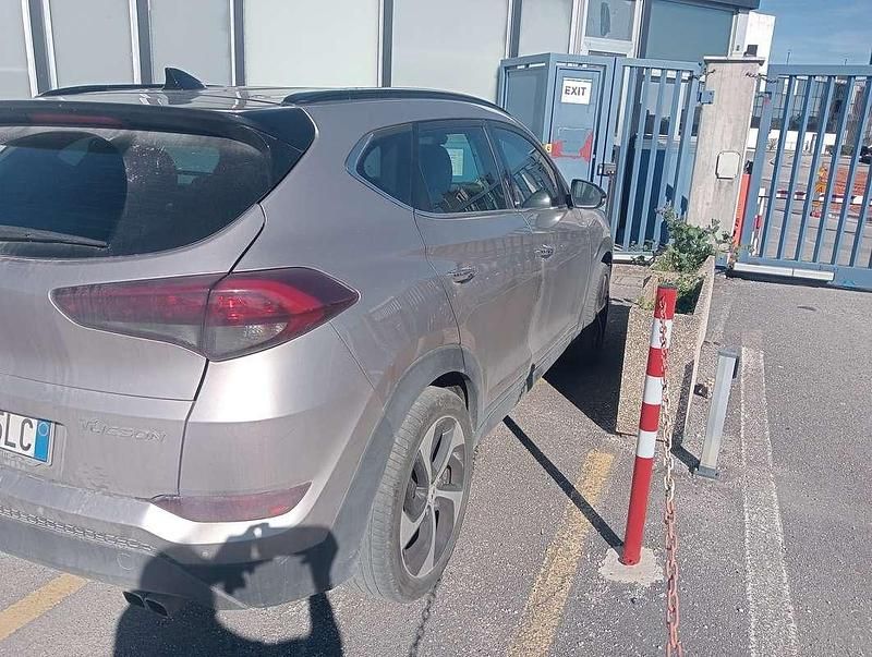 Usata Hyundai Tucson Xpossible 116 CV (85 kW) 2017 Bronzo SUV