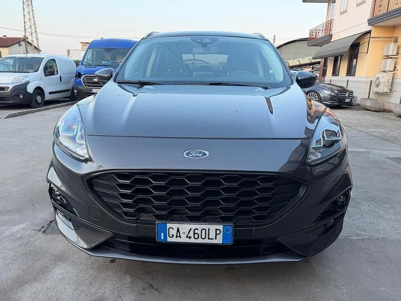 Usata Ford Kuga ST-Line 149 CV (109 kW) 2020 Grigio SUV