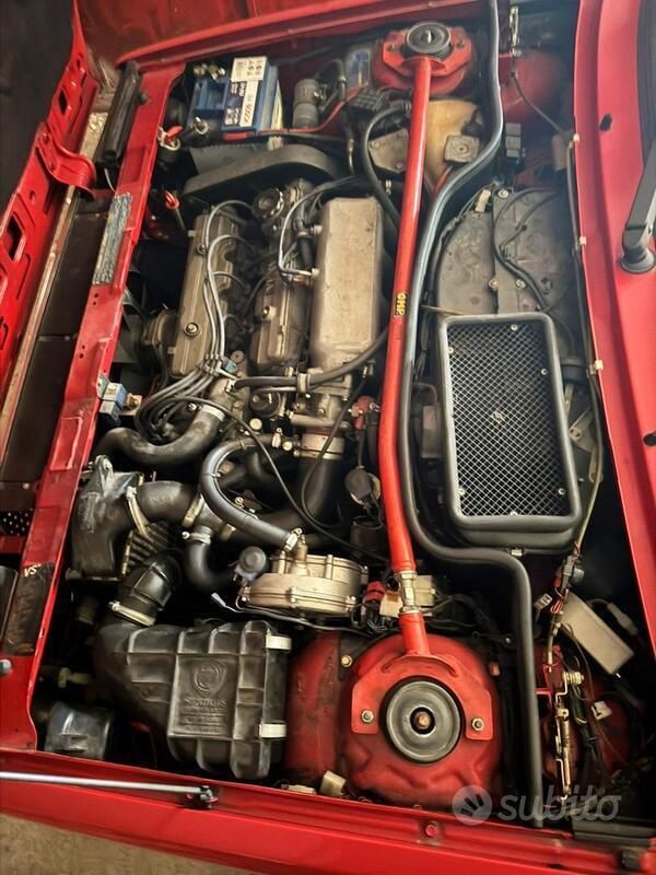 Usata Lancia Delta 140 CV (102 kW) 1989 Rosso Utilitaria
