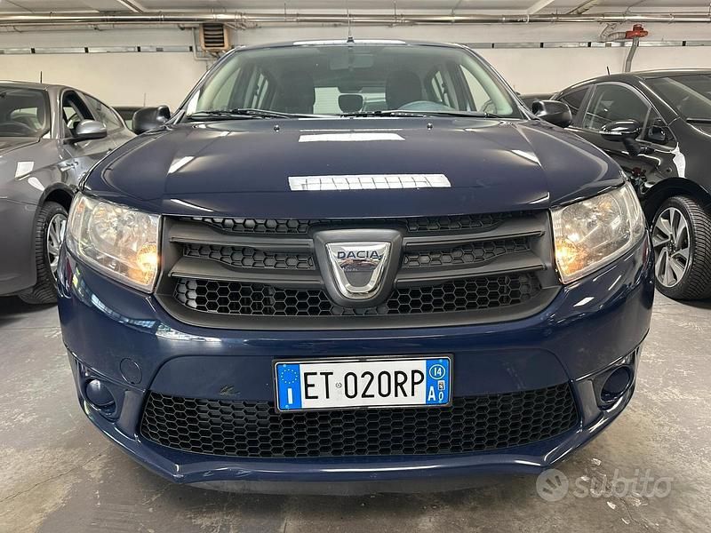 Usata Dacia Sandero Ambiance 75 CV (55 kW) 2014 Blu Utilitaria