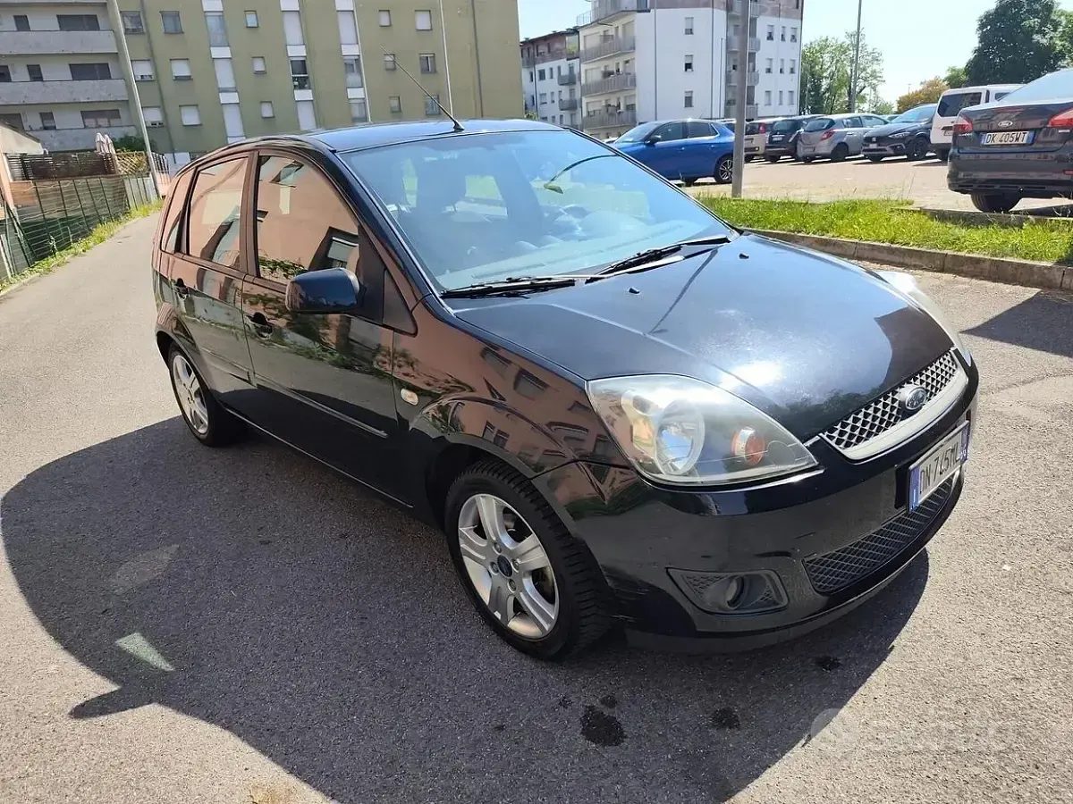 Occasion Ford Fiesta 75 PK (55 kW) 2008 Zwart Hatchback