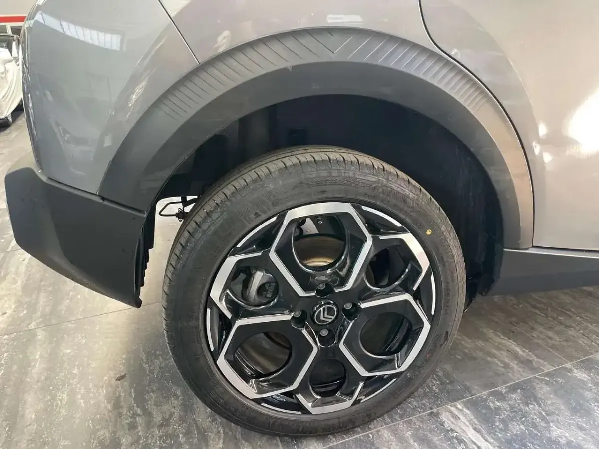 Usata Citroën e-C3 52 kW (72 CV) 2025 Mercury grey  metallizza SUV