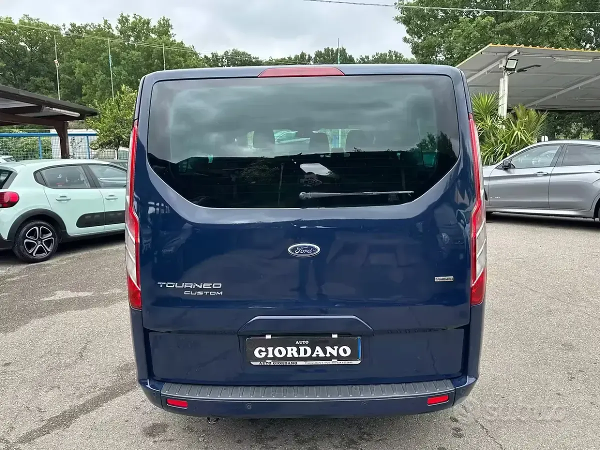 Usata Ford Tourneo 125 CV (91 kW) 2013 Blu Monovolume
