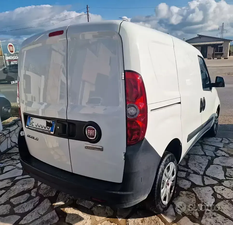 Usata Fiat Doblò Business 95 CV (69 kW) 2021 Bianco Monovolume
