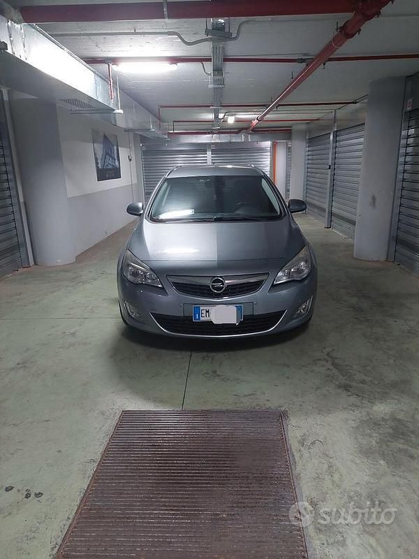 Usata Opel Astra Sport 125 CV (91 kW) 2012 Grigio Station wagon