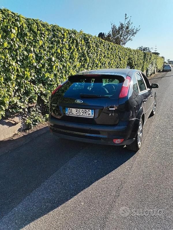 Usata Ford Focus 116 CV (85 kW) 2007 Nero Berlina