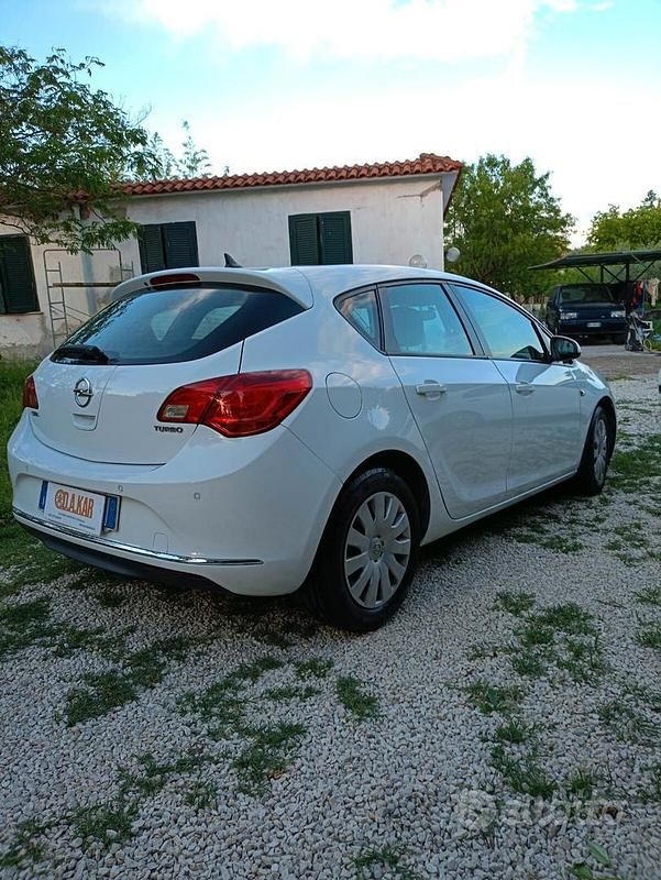 Usata Opel Astra 140 CV (102 kW) 2015 Bianco Berlina