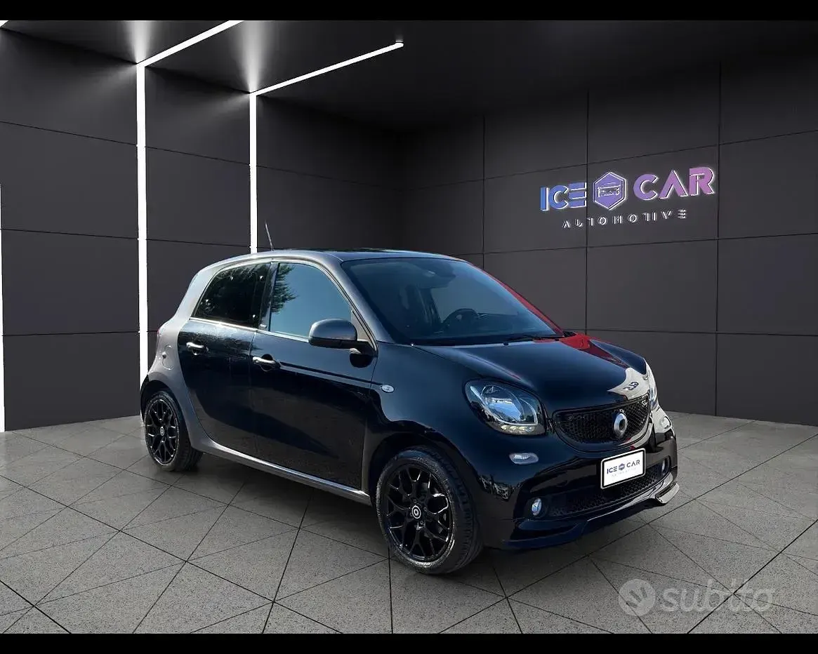Usata Smart ForFour Superpassion 71 CV (52 kW) 2019 Nero Utilitaria