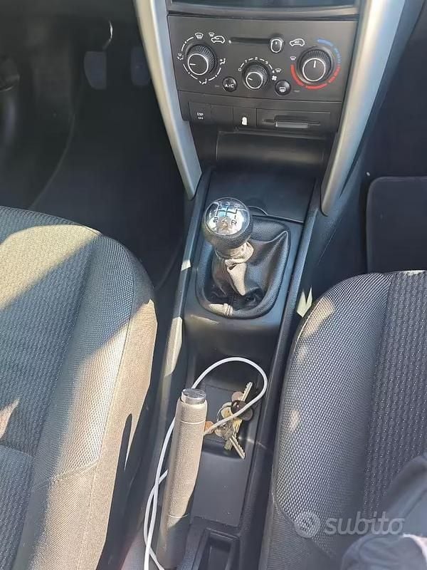 Usata Peugeot 207 75 CV (55 kW) 2012 Grigio Utilitaria