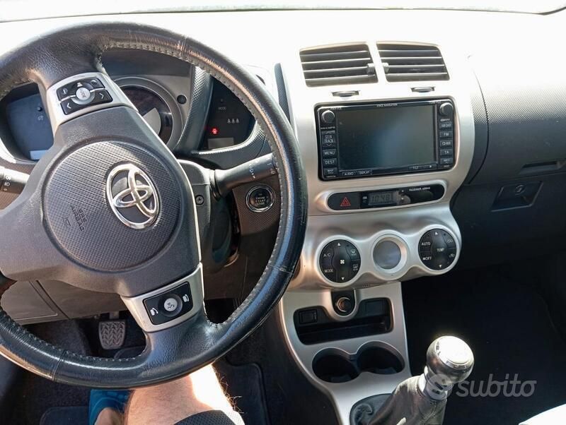 Usata 2009 Toyota Urban Cruiser SUV | 6300 € (Ottimo prezzo) - Immagine 1/4
