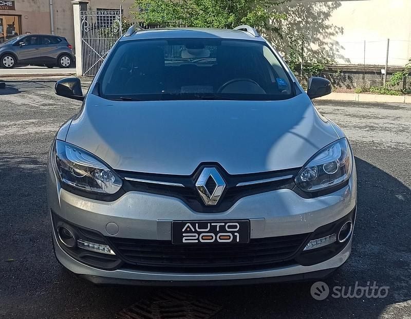 Usata Renault Mégane GrandTour LIMITED 110 CV (80 kW) 2016 Argento Station wagon