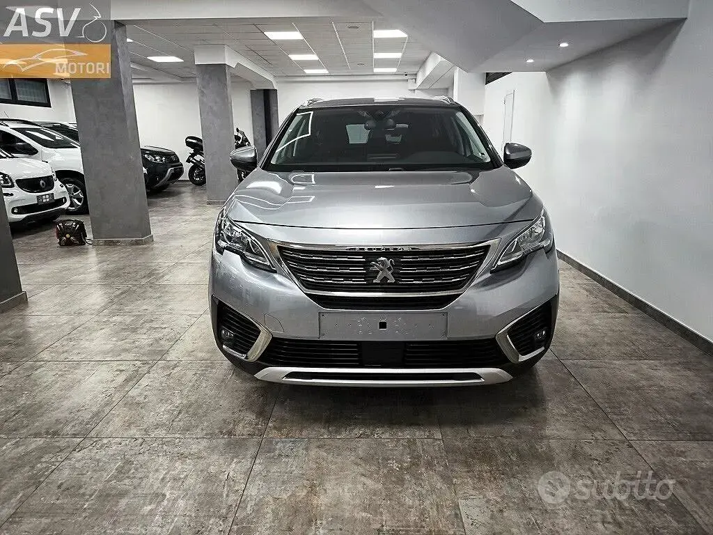 Usata Peugeot 5008 Allure 120 CV (88 kW) 2019 Grigio SUV