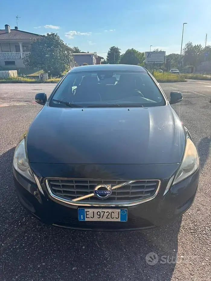 Usata Volvo S60 163 CV (119 kW) 2011 Nero Berlina