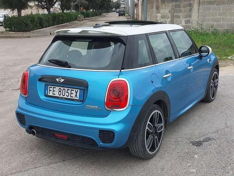 Usata Mini Cooper D 116 CV (85 kW) 2016 Blu/azzurro Utilitaria