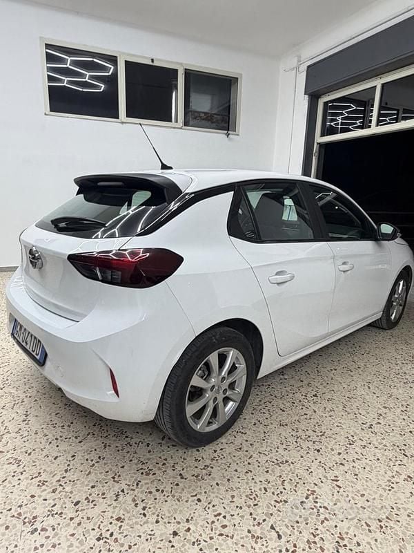 Usata Opel Corsa Edition 101 CV (74 kW) 2022 Bianco Utilitaria