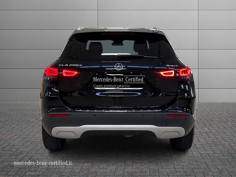 Usata Mercedes GLA200 150 CV (110 kW) 2022 Nero SUV