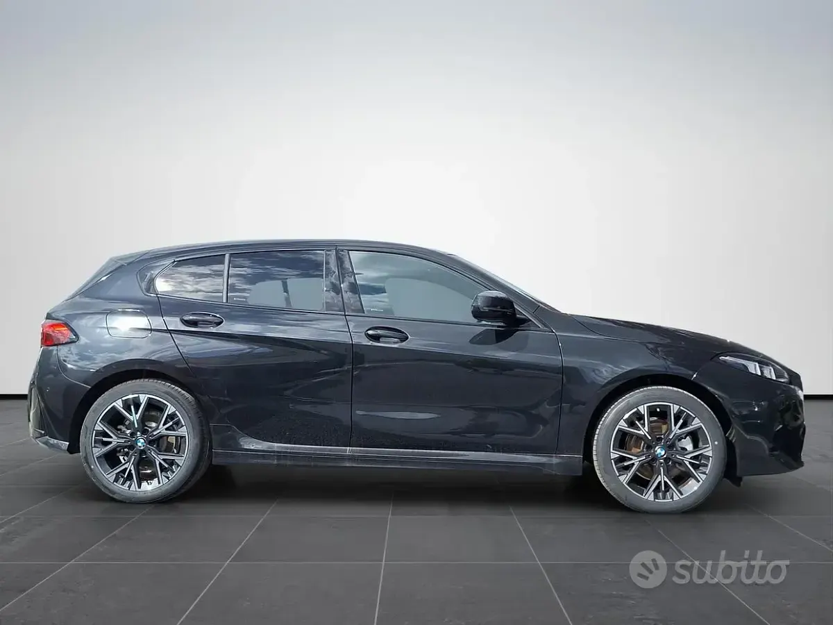 Nuova BMW 120 Comfort Edition 150 CV (110 kW) 2026 Nero Utilitaria