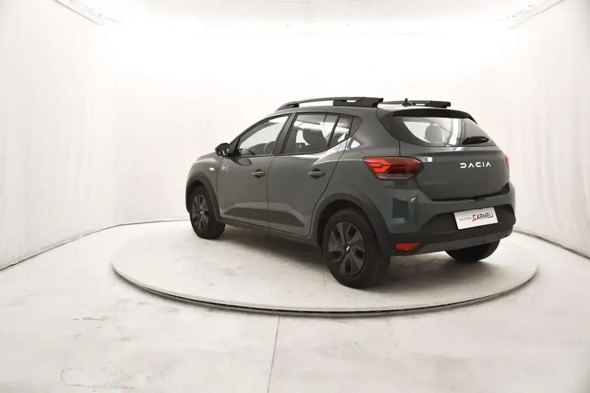 Usata Dacia Sandero Expression 101 CV (74 kW) 2025 Grigio scisto Berlina